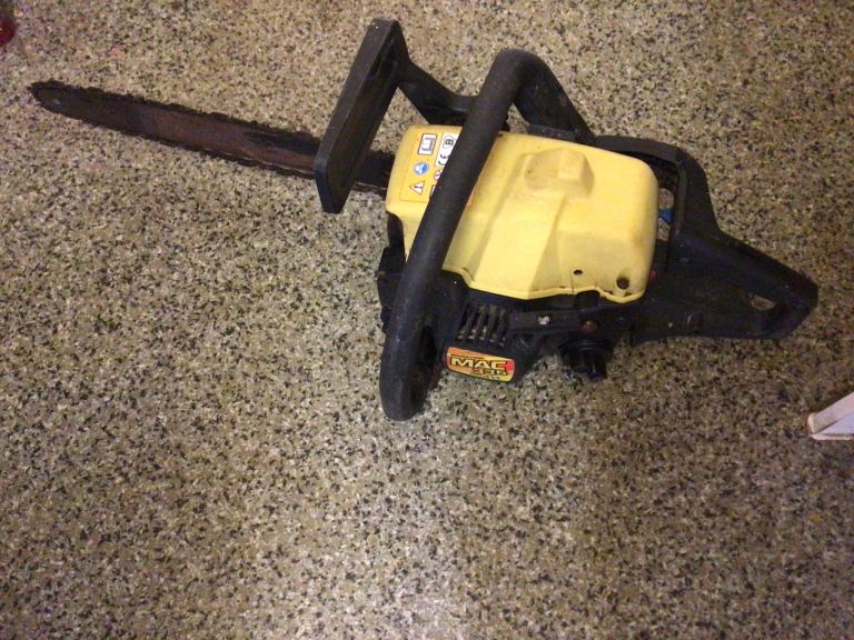 Mac Allister Chainsaw – Yellow, spares/repairs Free to collect 