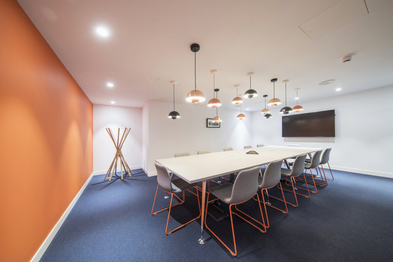 London - W1W6XB \ Large Office for Up to 15 Desks, Ready to Use
