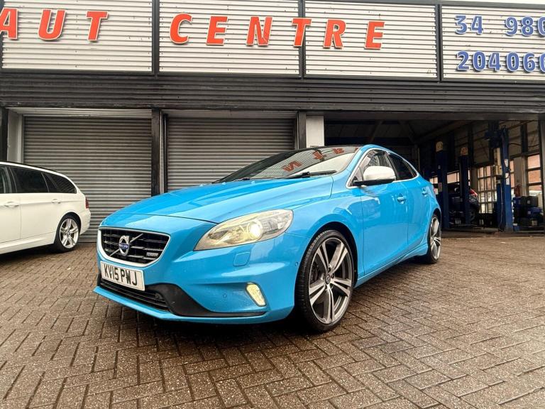 2015 Volvo V40 D4 [190] R DESIGN Lux Nav 5dr HATCHBACK DIESEL Manual