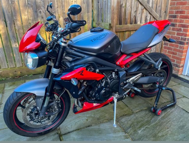 Triumph, STREET, 2015, 675 (cc)