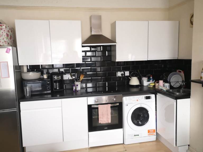 1 bed flat - Shirley - BILLS INC - Available 27th January 2026