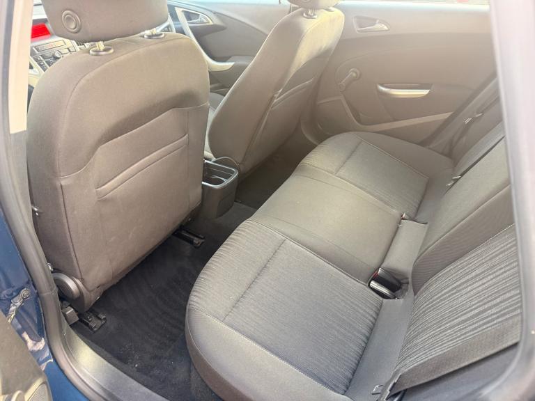 2012 Vauxhall Astra 1.6 Exclusiv Blue 5 Door Low Insurance Group Isofix Aux In