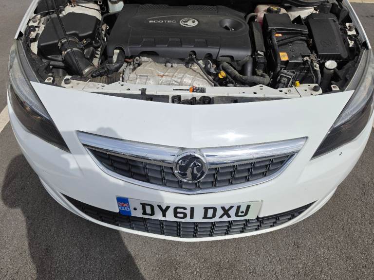 Vauxhall astra sri cdti sports tourer. 