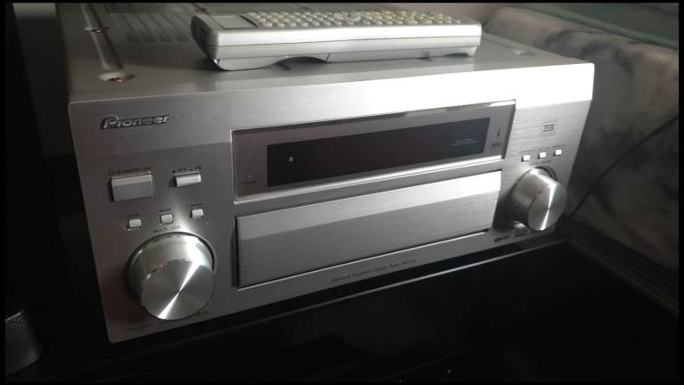 Pioneer Home Cinema Receiver with Remote – Excellent Condition 