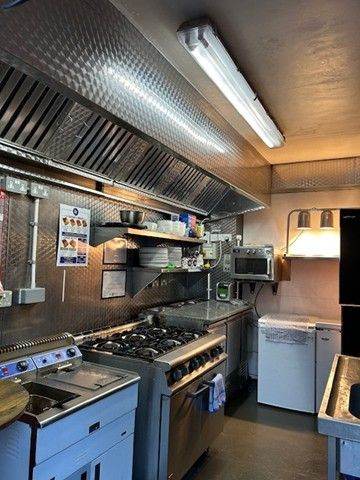 Commercial Kitchen Lease – Busy Headingley Bar, Perfect for Street Food/Food Startups