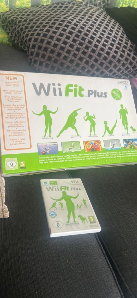 Nintendo Wii - Wii Fit Plus balance board & Game VGC