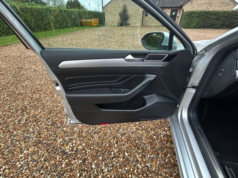 2020 20 VOLKSWAGEN PASSAT 2.0 TDI EVO R-LINE ESTATE 5DR DIESEL MANUAL EURO 6 (S/