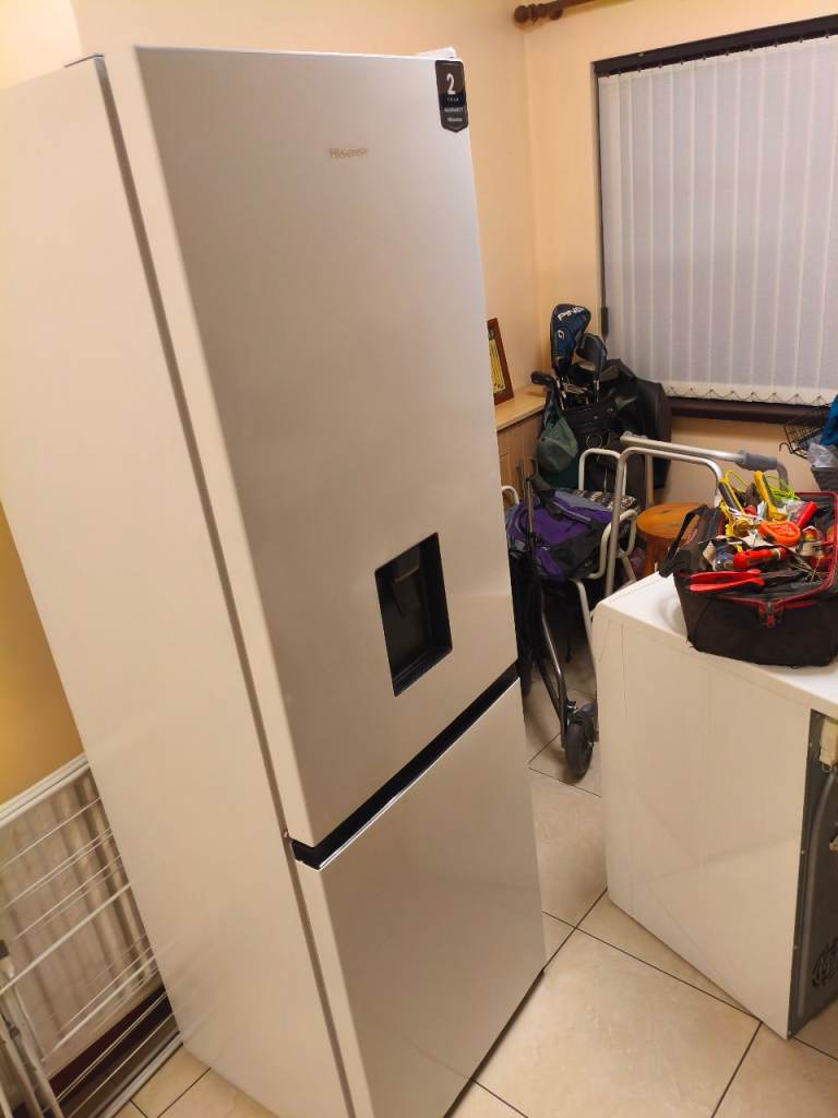 Fridge freezer like new 
