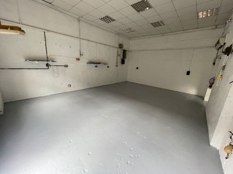 Large Office & Warehouse / Industrial Space to Let