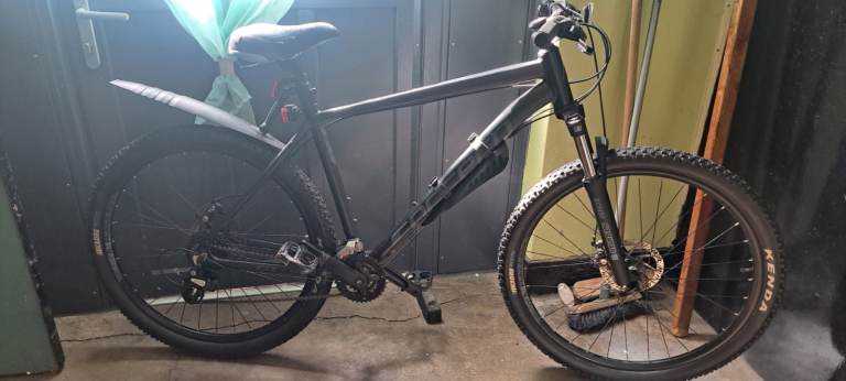 Carrera Vengeance 27.5 Mountain Bike with Helmet and Pump