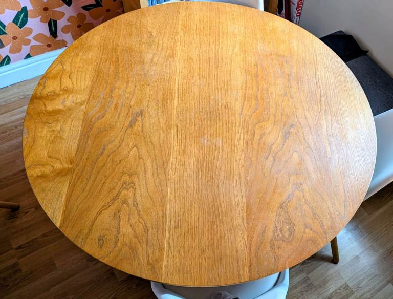 La Redoute round dining table