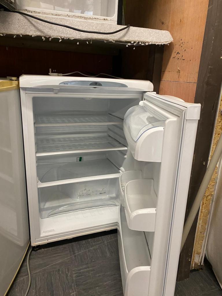 Hotpoint undercounter fridge 