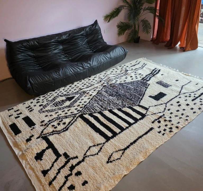 New Mid Century Moroccan Azilal rug 268 x162cm Handwoven Prof Cleaned