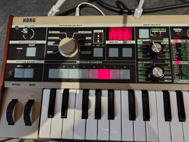 Korg Mircokorg keyboard vocoder