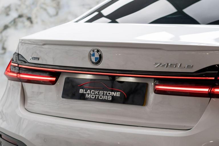  BMW 7 Series 3.0 745Le 12kWh M Sport Auto xDrive Euro 6 (s/s) 4dr Petrol/Electric Hybrid Automatic