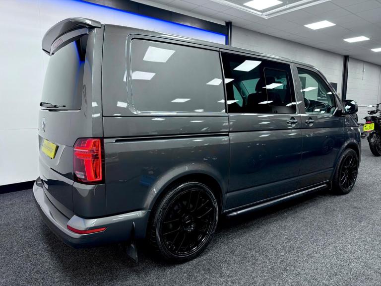 2022 Volkswagen Transporter 2.0 BiTDI T32 Highline Kombi DSG FWD SWB Euro 6 (s/s) 5dr WINDOW VAN ...