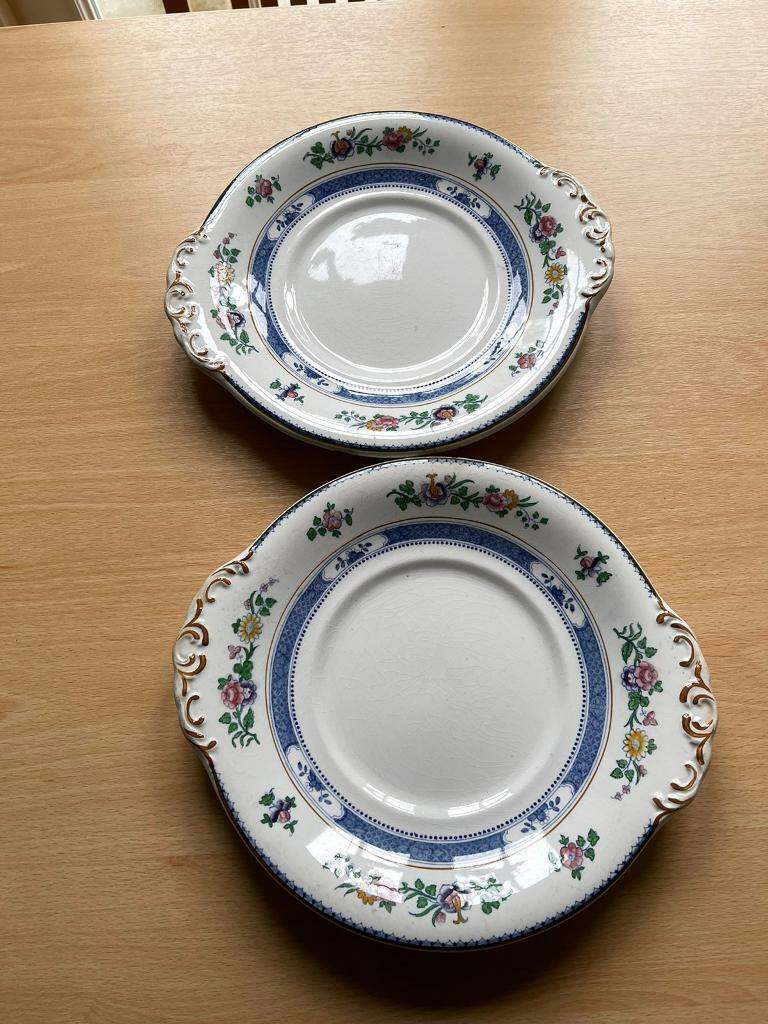 Two Vintage booths serving dishes 