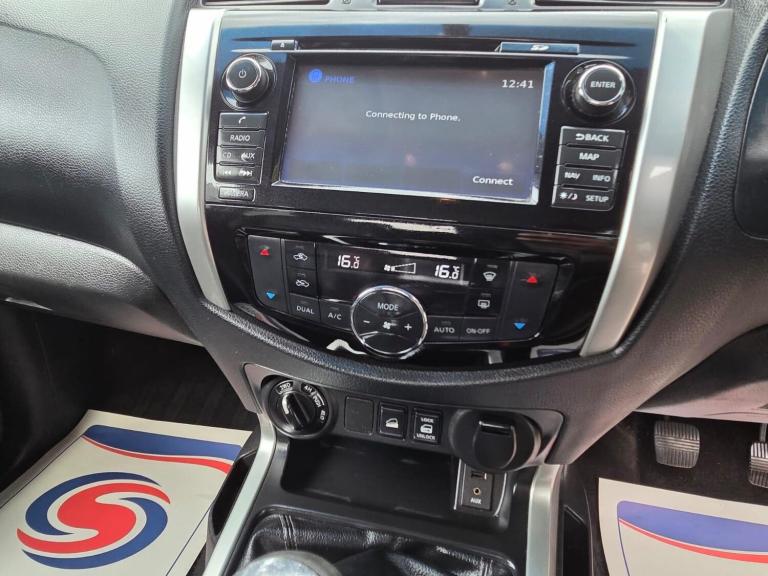 2016 Nissan Navara Double Cab Pick Up Tekna 2.3dCi 190 4WD PICK UP DIESEL Manual