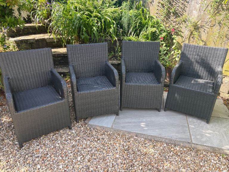 4 Garden chairs (rattan)