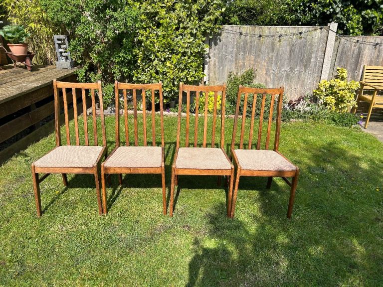 Free x 4 vintage wooden dining chairs 