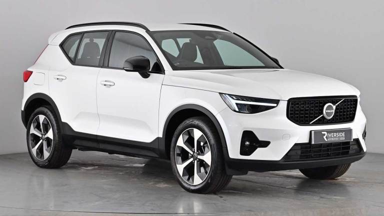 2024 Volvo XC40 Plus Dark B3 Mild hybrid 19' Alloys Electric & Heated Seats Estate Petrol Automatic