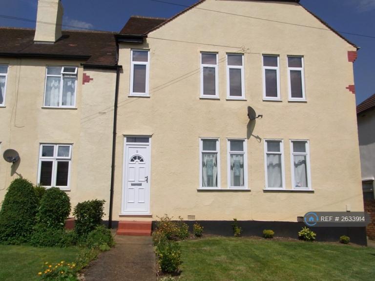 2 bedroom flat in Hill Court, Hornchurch, RM11 (2 bed) (#2633914)