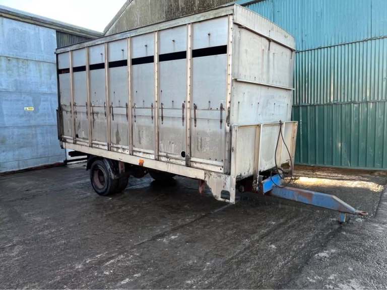 16ft Livestock Trailer  Tractor drawn float Demount