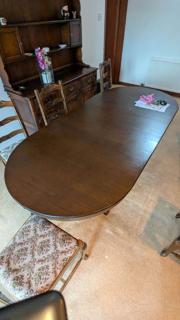 Large Solid Wood Dining Table – Seats 6 – Traditional Style