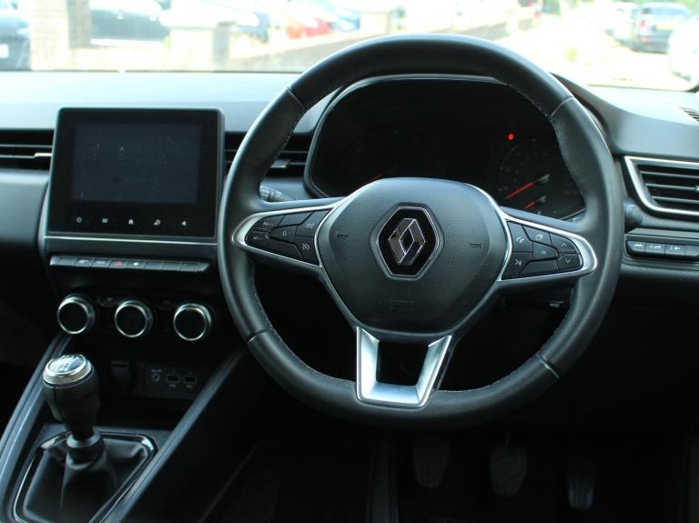 2022 Renault Clio 1.0 TCe Iconic Edition Hatchback 5dr Petrol Manual Euro 6