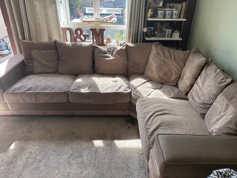 Free 5-6 seater corner sofa 