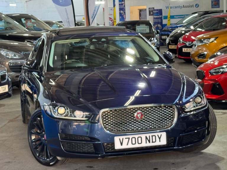 Jaguar XE 2.0d Portfolio Saloon 4dr Diesel Auto AWD Euro 6 (s/s) (180 ps) Diesel Automatic