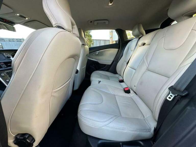 2015 Volvo V40 1.6 D2 SE Lux Euro 5 (s/s) 5dr HATCHBACK Diesel Manual