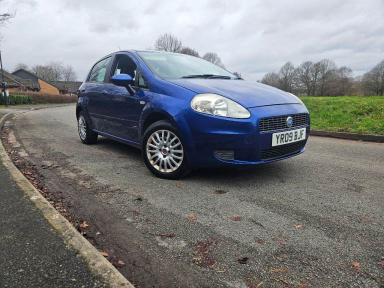 Fiat grande punto DYNAMIC MEDIA ULEZ COMPLIANT LOW INSURANCE GROUP LOVELY CONDITION 