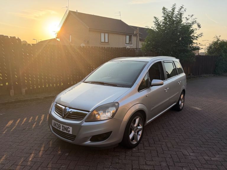 VAUXHALL ZAFIRA SRI PETROL DRIVES EXCELLENT XENONS PARKING SENSORS 