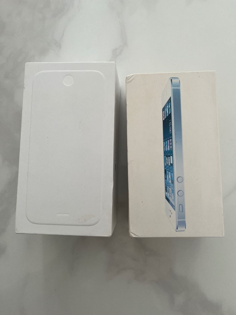 I phone empty 2 boxes I phone 5,6