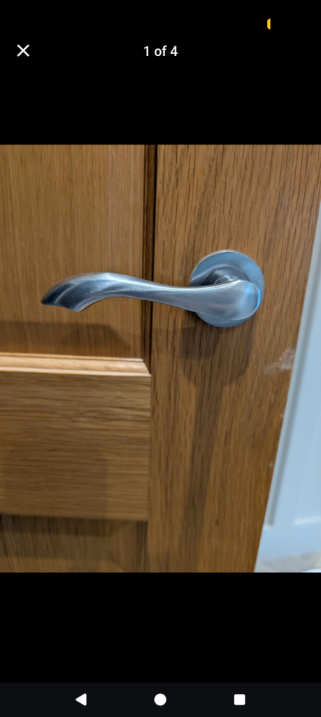 Door handles and hinges 