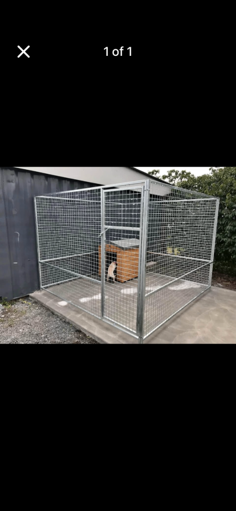Dog cages 