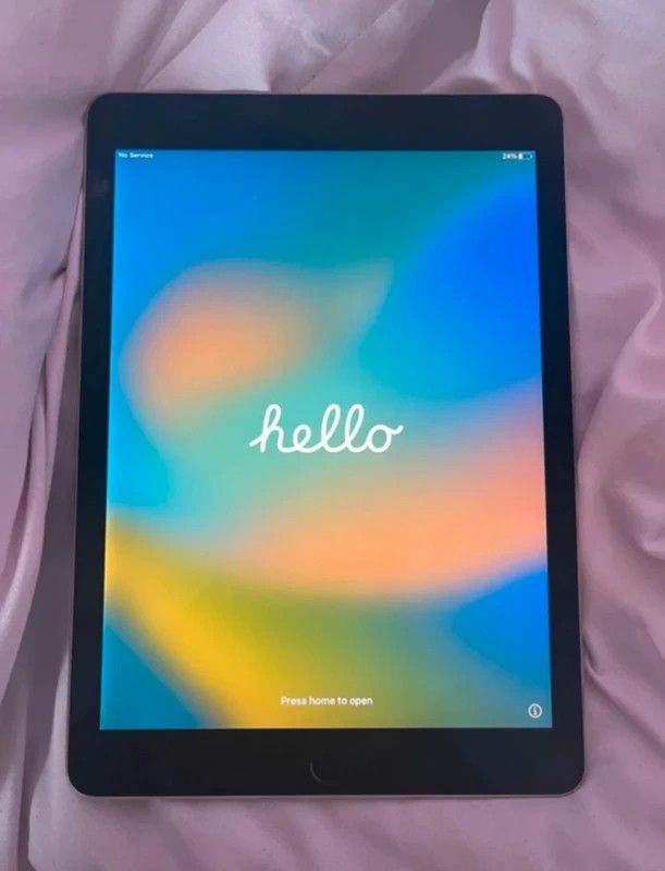 Apple iPad Pro 9.7" 128GB Space Grey