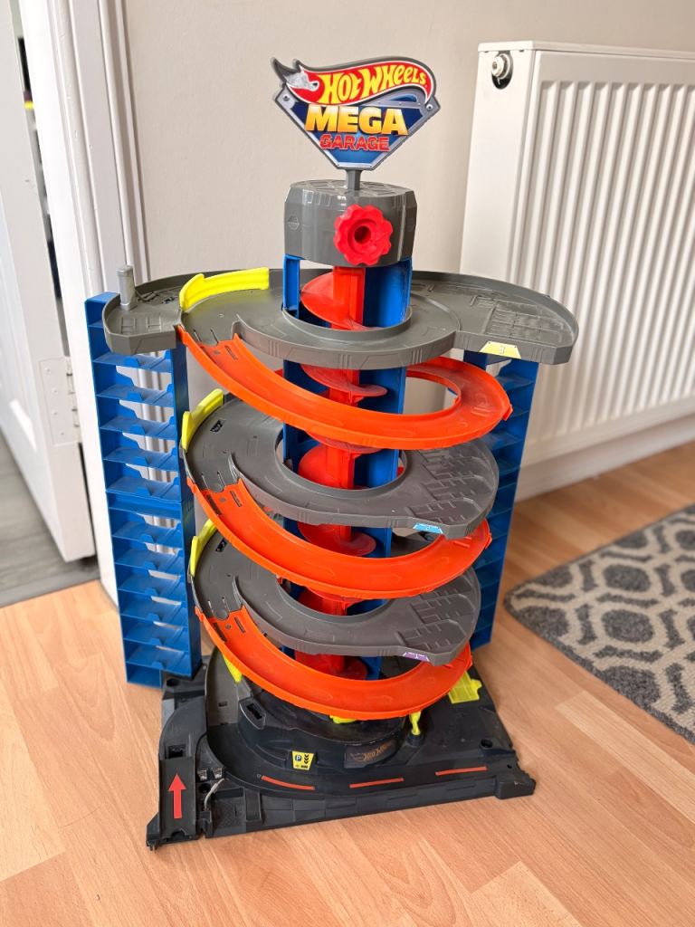 Hot Wheels Mega Garage