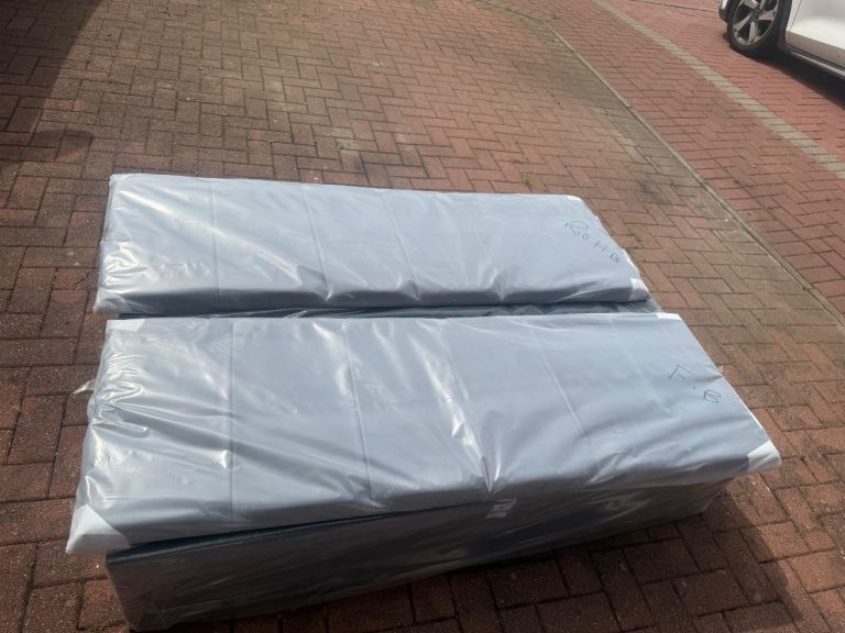 Kingsize bed Brand new Grey colour with mattress and 4 drawers 