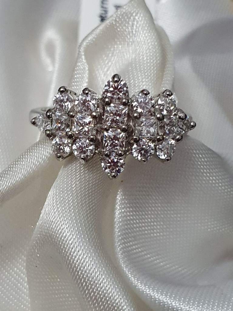 Like A Diamond White Mossanite Boat Ring Size P Sterling silver 925 Platinum Overlay New 