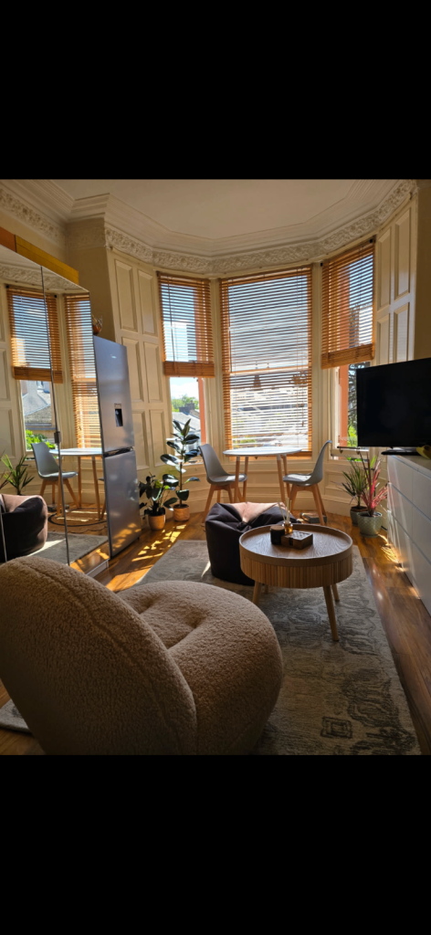 Spacious Double Bedroom for Rent – All Bills Included!