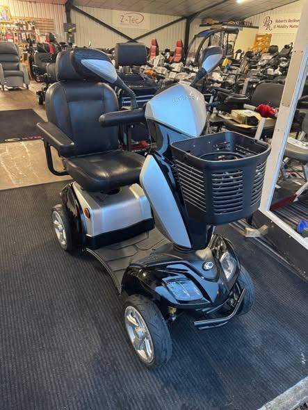  Pre-owned Kymco Agility in glossy bronze Only £995!