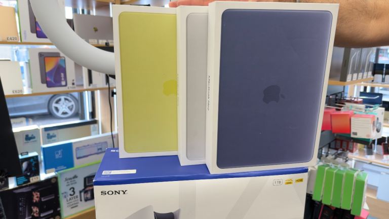 Macbook neo 256Gb brand new 