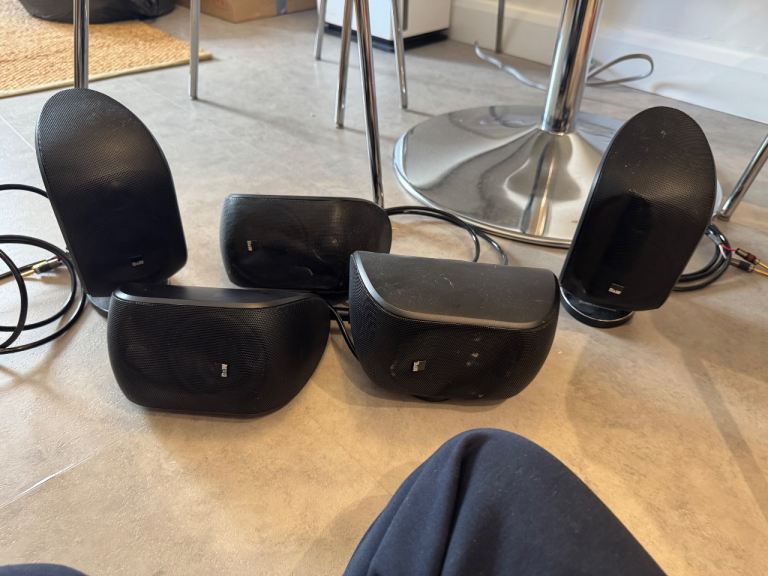 B&W home theatre speakers + sub. Collection in Cannonbury