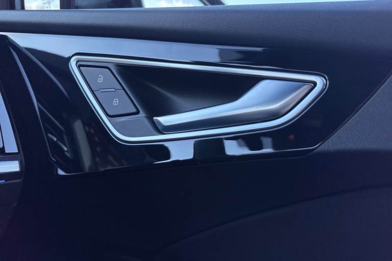 2025 Audi Q4 e-tron Q4  Black Edition 45 e-tron   kW SUV ELECTRIC Automatic