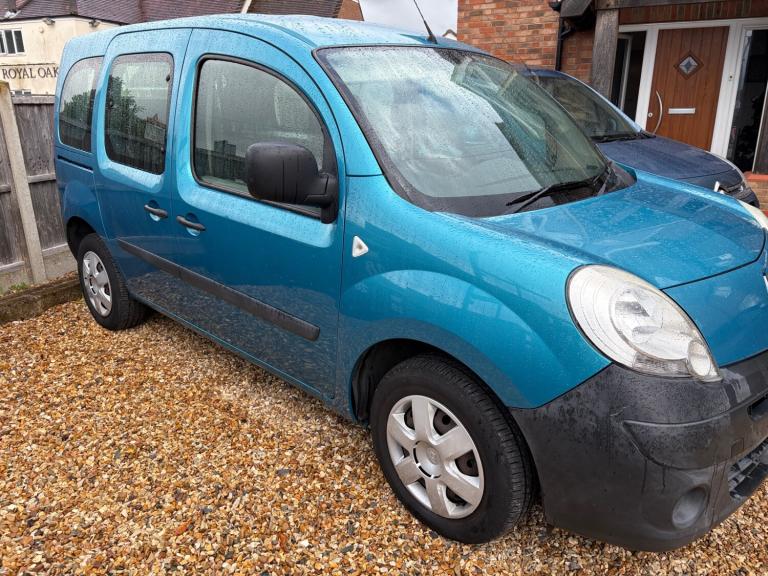 RENAULT KANGOO FIAT QUBO DOBLO VAUXHALL COMBO DISABLED VEHICLE WAV MOBILITY RARE