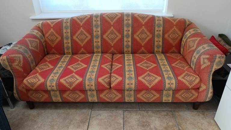 3 and 2-Seater Sofa with Patterned Fabric – Good Condition