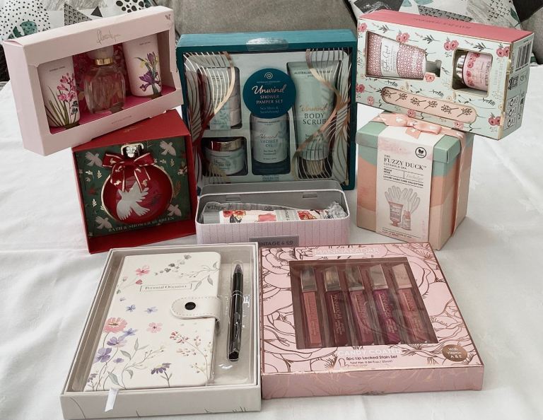 Pamper Gift Sets & Personal Organiser - As Good As New