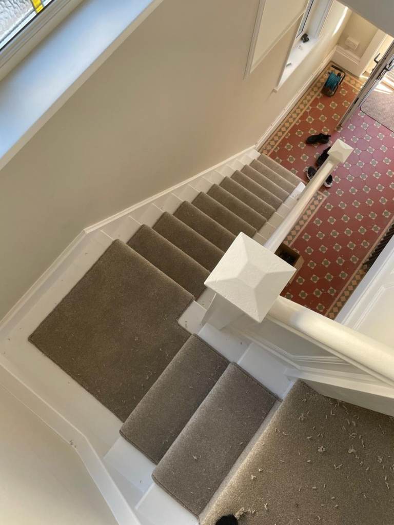 Carpet fitter 